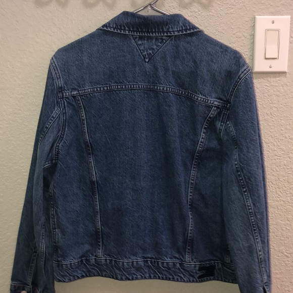 Really pretty Tommy Hilfiger Jean jacket w/hoodie - Picture 5 of 9